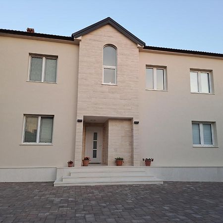 Guesthouse Emma Zára Kültér fotó